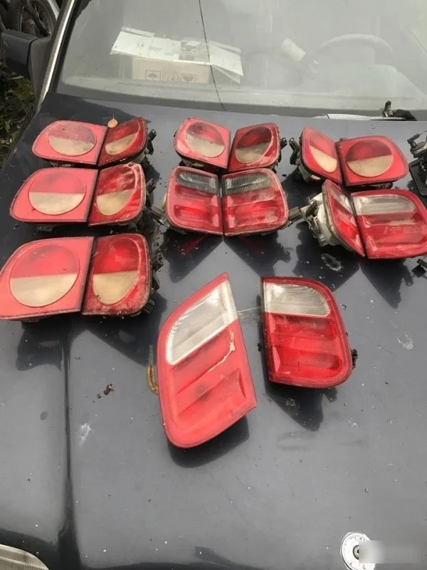 Фонарь внутренний Mercedes-Benz E-Class 2108201264 W210, задний