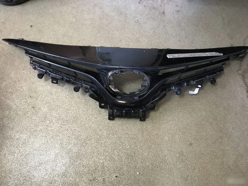 Решетка радиатора Toyota Camry 5310133540 V70