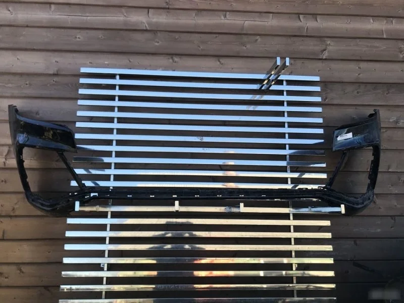 Бампер Audi Q8 4M8807437D, передний