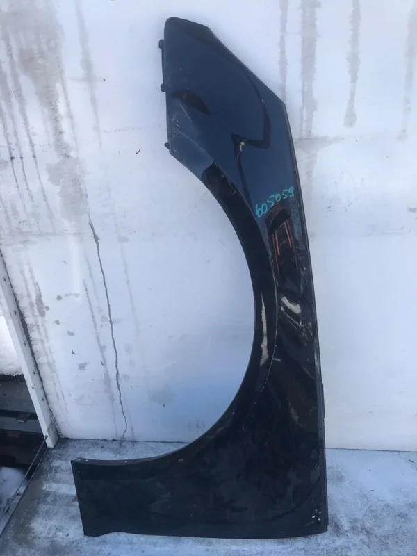 Крыло Audi A4 8W0821105A B9, переднее левое