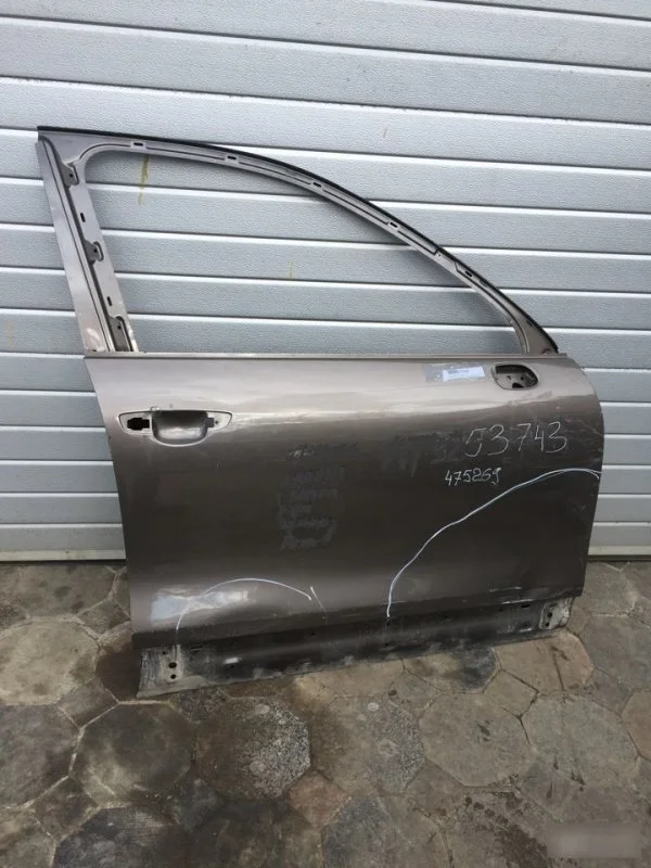 Дверь Porsche Cayenne 7P0831056, передняя правая