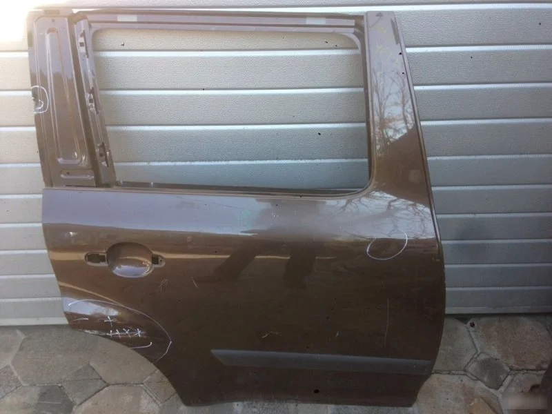 Дверь Skoda Yeti 2017 5L0833052, задняя правая