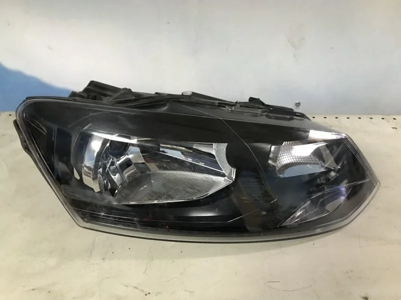 Фара Volkswagen Polo 6RU941016, правая