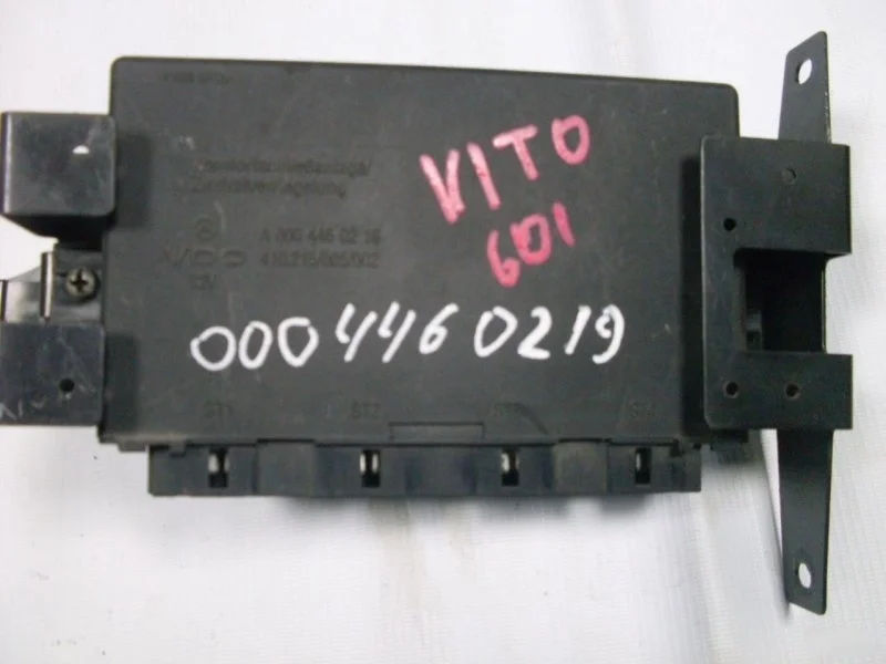 Блок комфорта Mercedes-Benz Vito 0004460219 W638