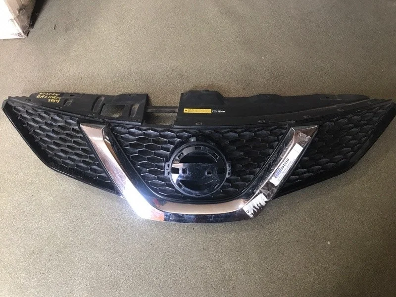 Решетка радиатора Nissan Qashqai 2014 623104EA0A