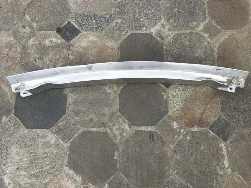 Усилитель бампера Porsche Macan 8R0807313D, задний