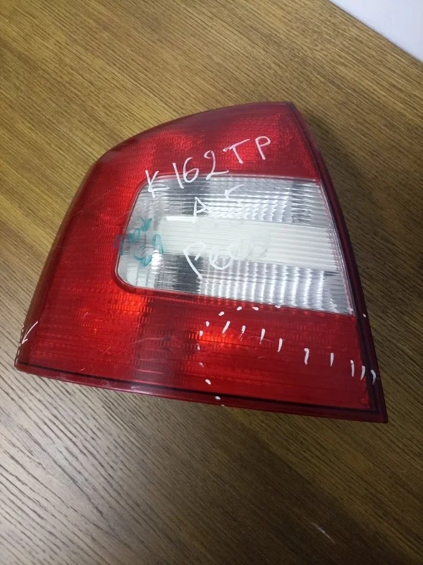 Фонарь наружный Skoda Octavia 2011 1Z5945111B A5, задний левый