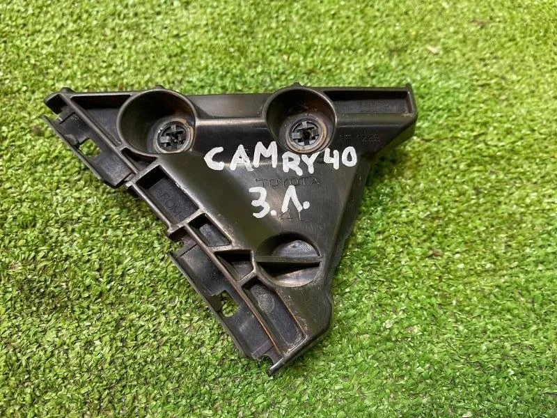 Кронштейн бампера задний левый Toyota Camry V40