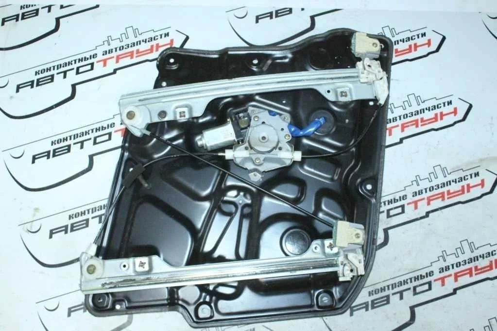 СТЕКЛОПОДЪЕМНИК NISSAN PRIMERA HP12 P12E QP12 RP12 TNP12 TP12 WHP12 WRP12 WTNP12 WTP12 ПЕРЕДНИЙ ПРАВЫЙ СО ЩИТКОМ 80720AU000