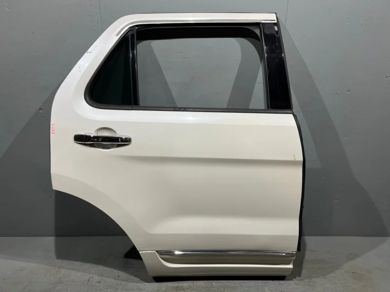 Дверь Ford Explorer 5 U502