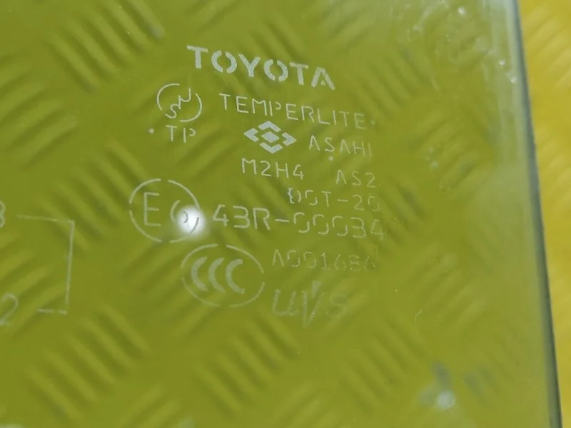 Стекло двери передней левой Toyota Rav 4 (XA30) (2005-2014) 2006