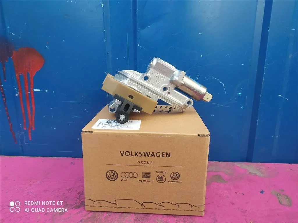 Натяжитель цепи Audi A4 A6 Passat B5 1,8 05810908