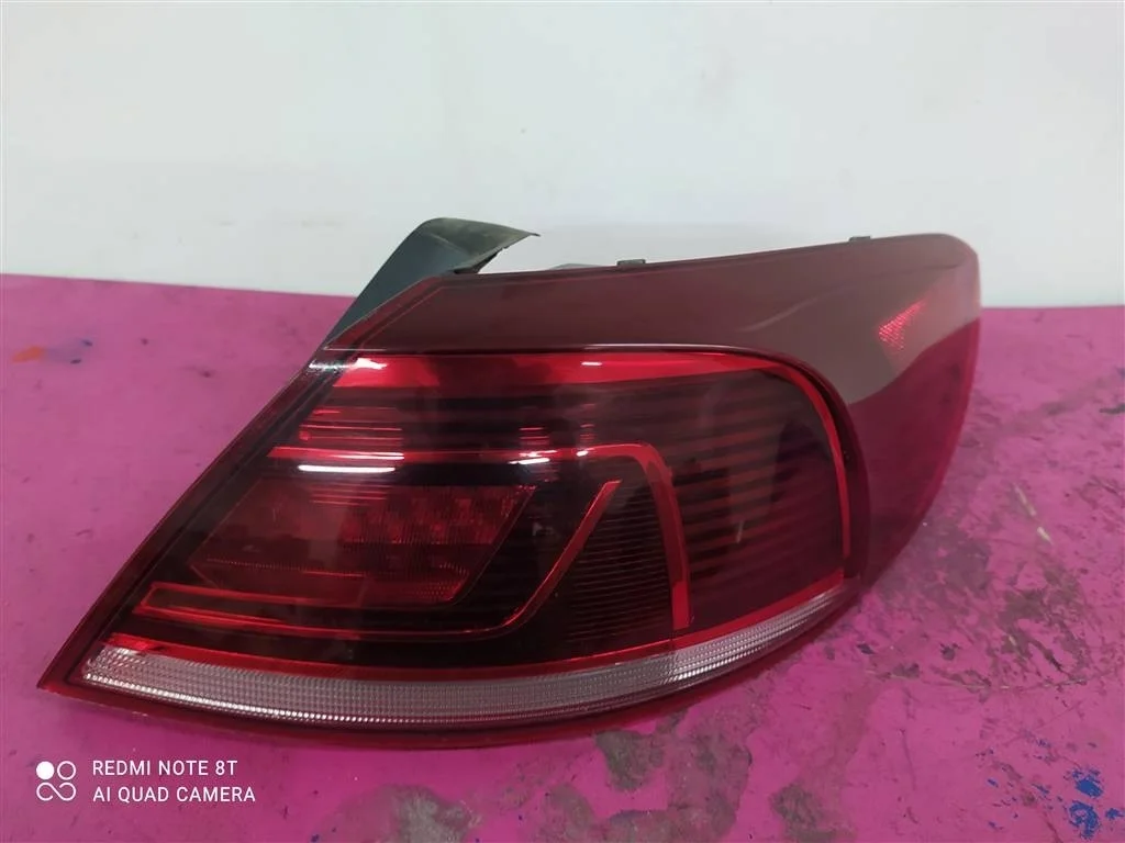 Фонарь правый VW Passat CC 2012-2012 3C8945208AA