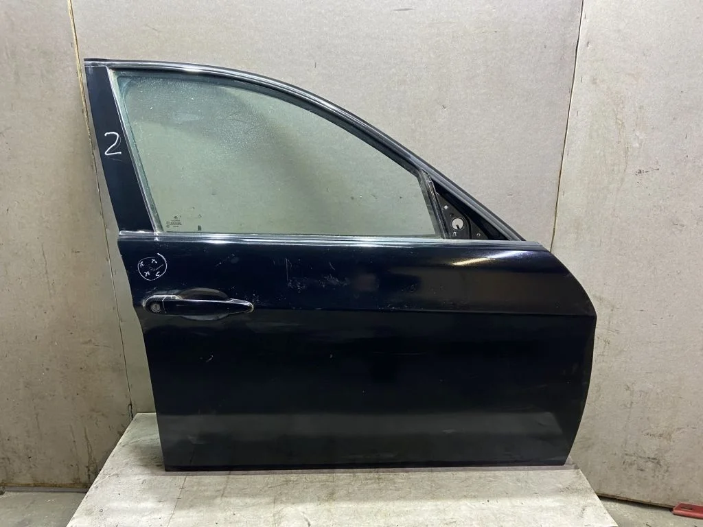 Дверь передняя правая BMW E90