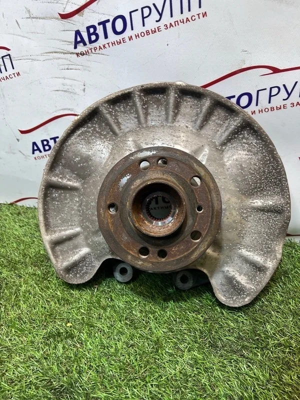 Кулак поворотный MB GL550 2014 X166