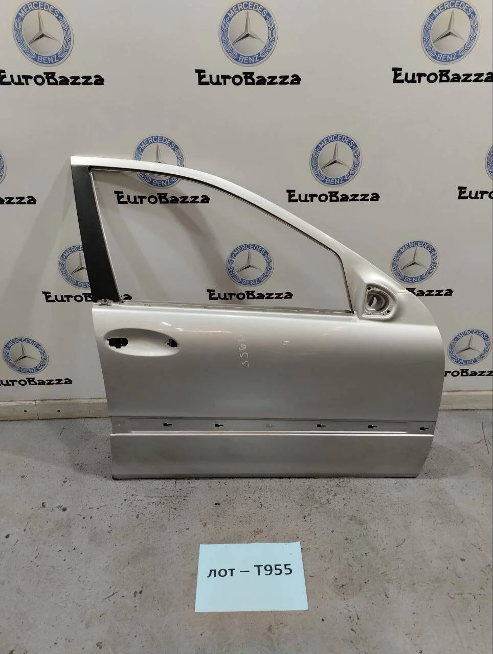 Дверь передняя правая Mercedes W203