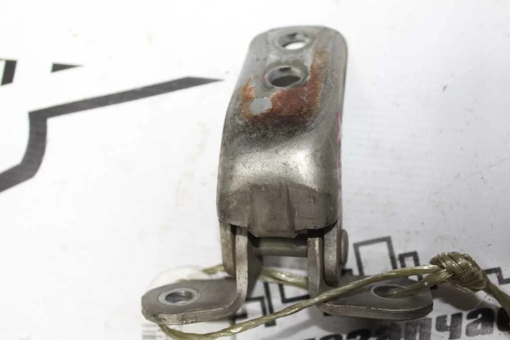 ПЕТЛЯ ДВЕРИ TOYOTA CHASER CRESTA MARK II RAV4 GX90 JZX90 JZX91... SXA10 SXA10C SXA10G SXA10W SXA11 SXA11G SXA11W SXA15 SXA15G SXA16G ПЕРЕДНИЕ ПРАВЫЕ НИЖНИЕ 6873022060