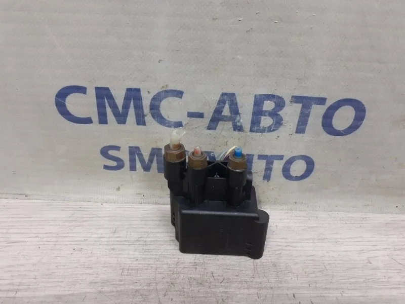 Блок клапанов пневмоподвески Mercedes-Benz R-Class A2513200158 W251 3.5