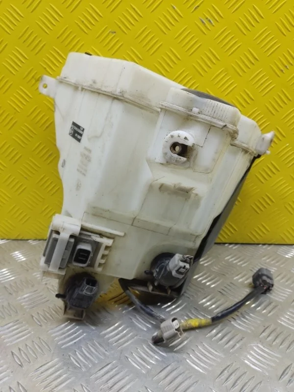 Бачок омывателя Toyota Land Cruiser Prado 150 (2009-2023) 2012