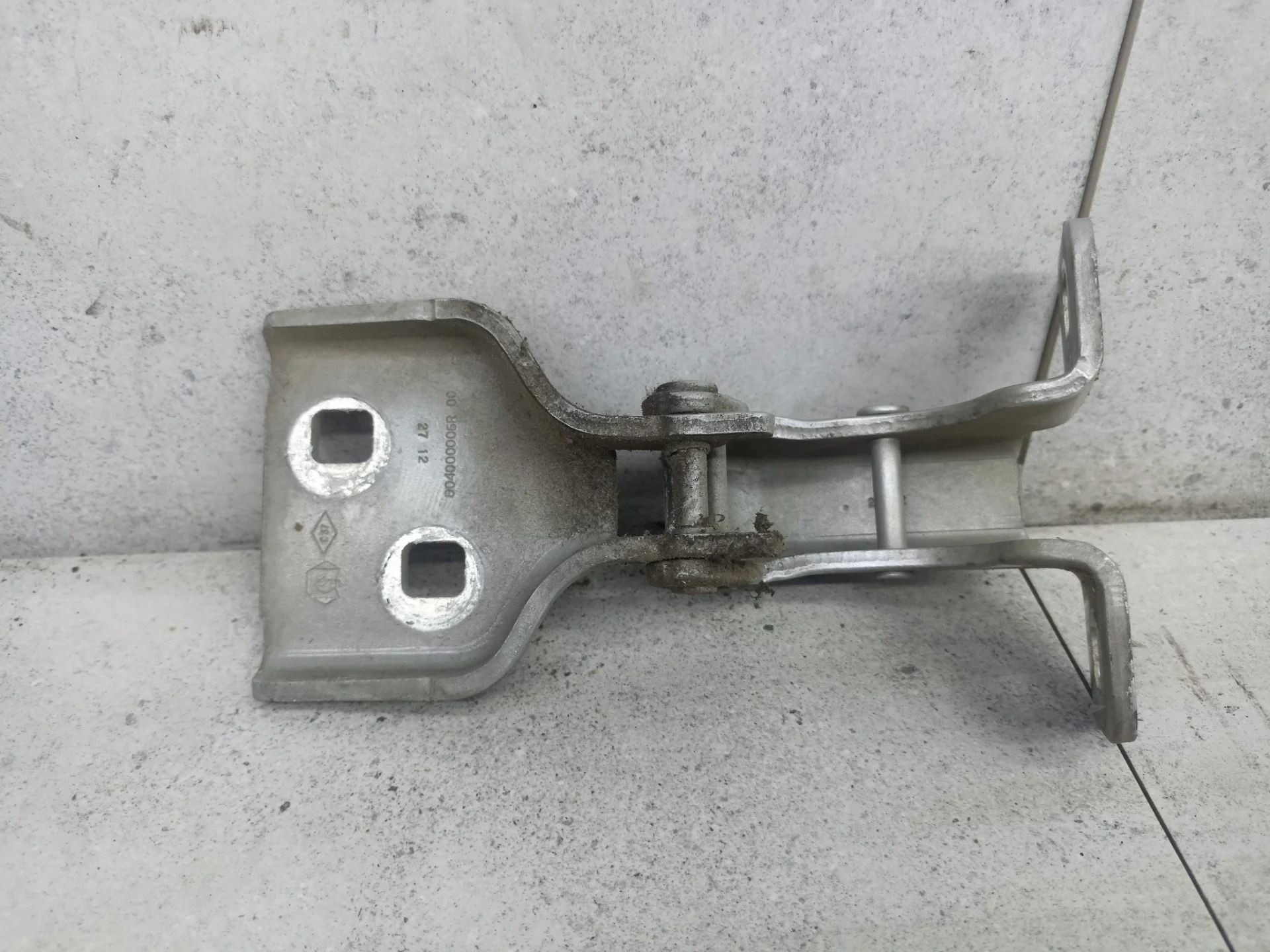 Петля двери передней Renault Master 3 2014