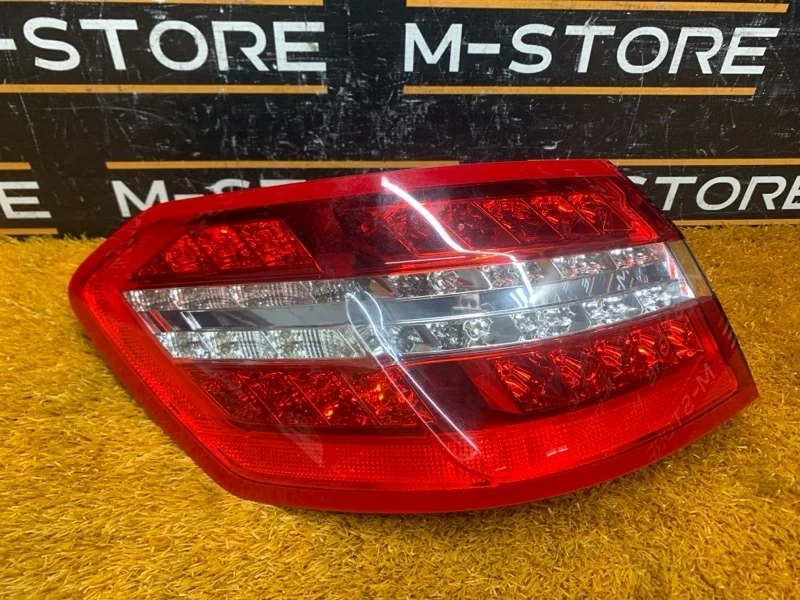 Фонарь задний Mercedes-Benz -class 2011 W212