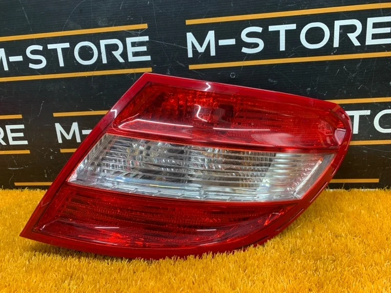 Фонарь задний Mercedes-Benz -Class 2009 W204