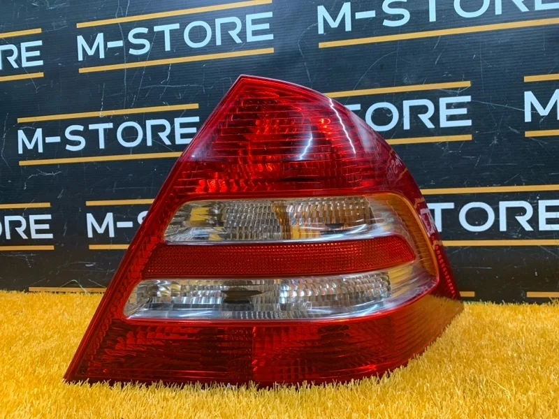 Фонарь задний Mercedes-Benz -Class 2006 W203