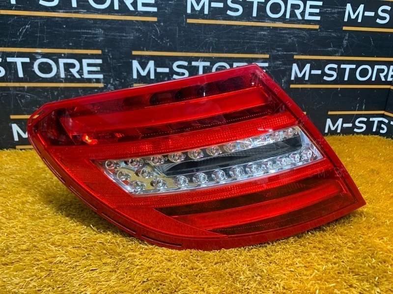 Фонарь задний Mercedes-Benz -Class 2013 W204
