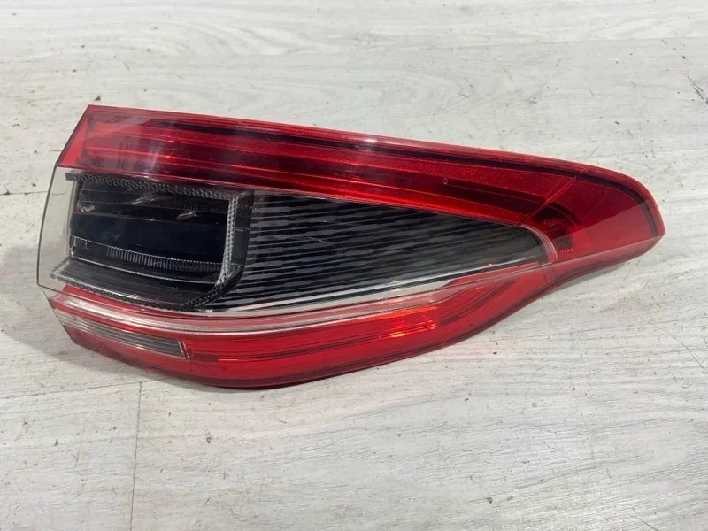 Фонарь задний наружный правый Ford S-Max (06-15)