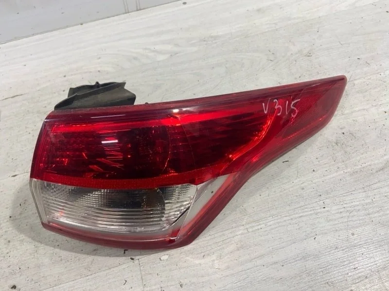 Фонарь задний наружный правый Ford Kuga 2 (12-19)