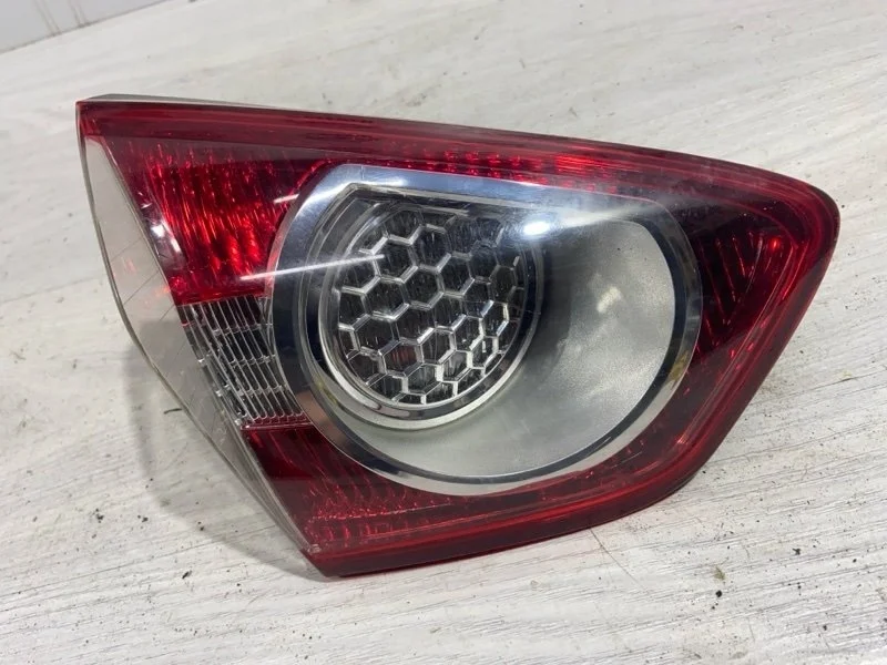 Фонарь задний внутренний левый Ford Kuga 1 (08-12)