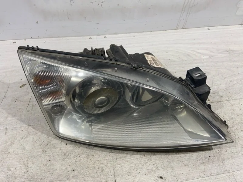 Фара правая Ford Mondeo 3 (00-07) СЕДАН 2.0L