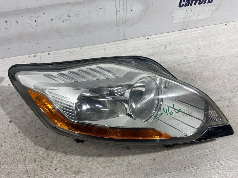 Фара правая Ford Kuga 1 (08-12) SUV 2.0L