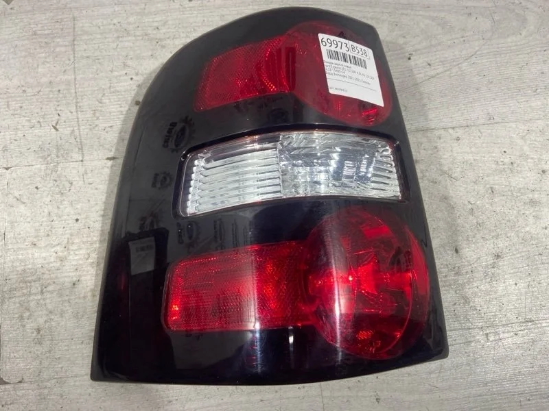 Фонарь задний левый Ford Explorer (01-11) SUV 4.0L