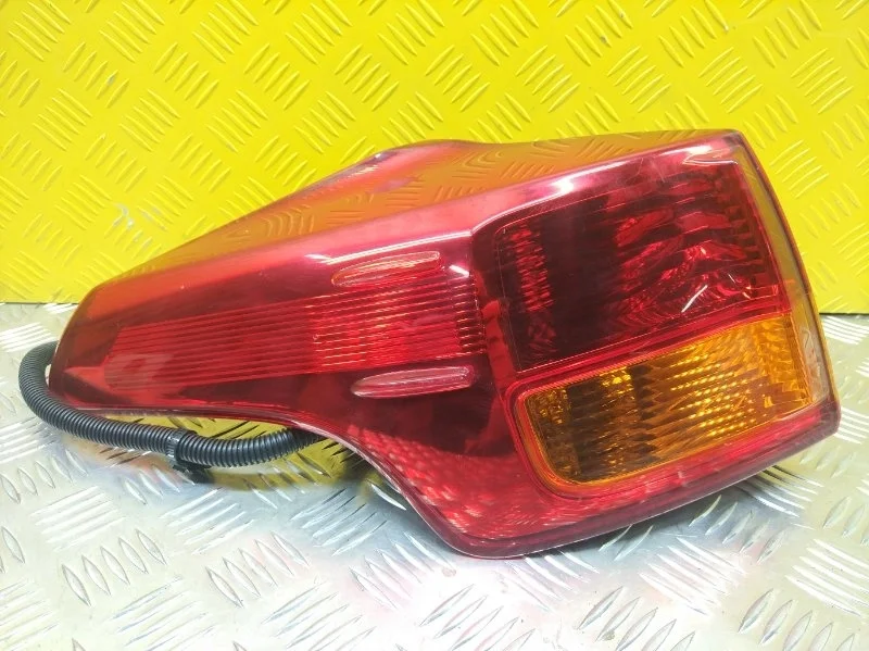 Фонарь задний левый Toyota Rav 4 (CA40) (2012-2019) 2013