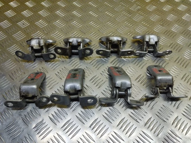 Петля двери Toyota Rav 4 (CA40) (2012-2019) 2013