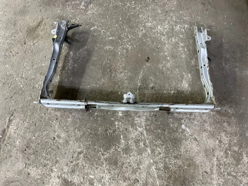 Планка под капот Toyota Rav 4 (CA40) (2012-2019) 2013