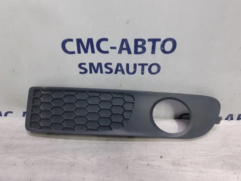 Решетка ПТФ Volvo S80 30655929 С80 3.2, передняя левая