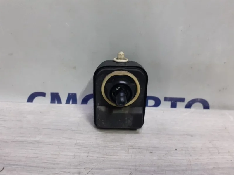 Корректор фары Volvo Xc90 8678121 ХС90 2.5
