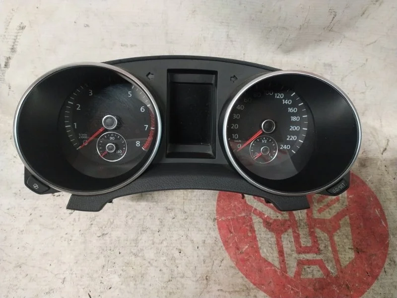 Щиток приборов Volkswagen Golf 6 2011 5K1