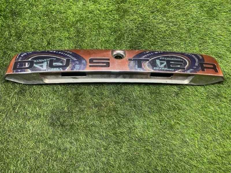 Накладка крышки багажника Renault Duster 2013 848106714R F4R, задняя