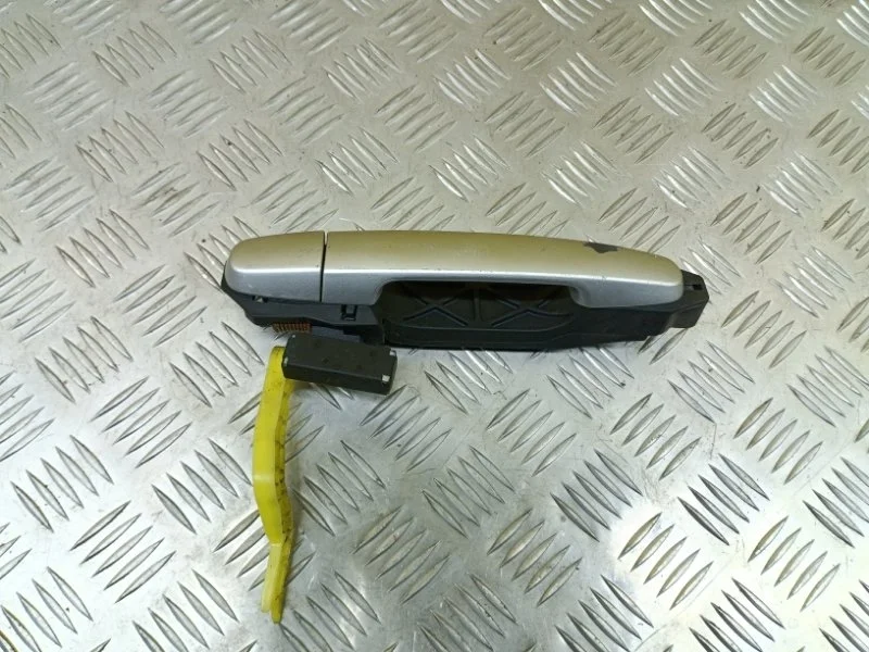 Ручка двери наружная задняя левая Toyota Rav 4 (Xa30) (2005-2014) 2006 6921112220 2.0 I 1AZFE