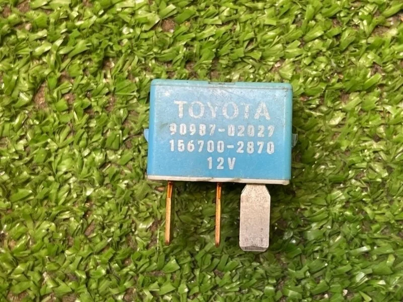 Реле Toyota Avensis T250 2005