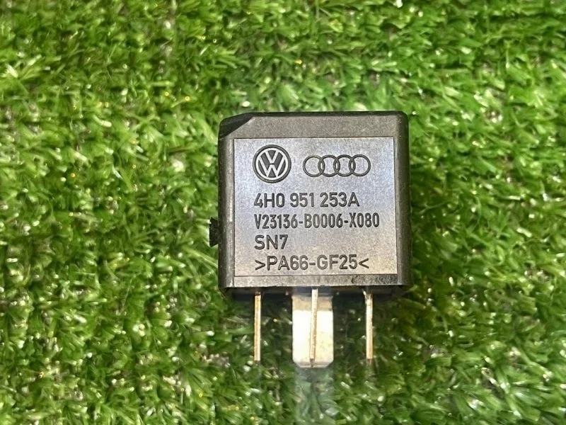 Реле Skoda Rapid NH3 2015