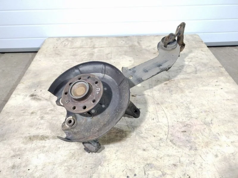 Кулак задней подвески Opel Vectra 2004
