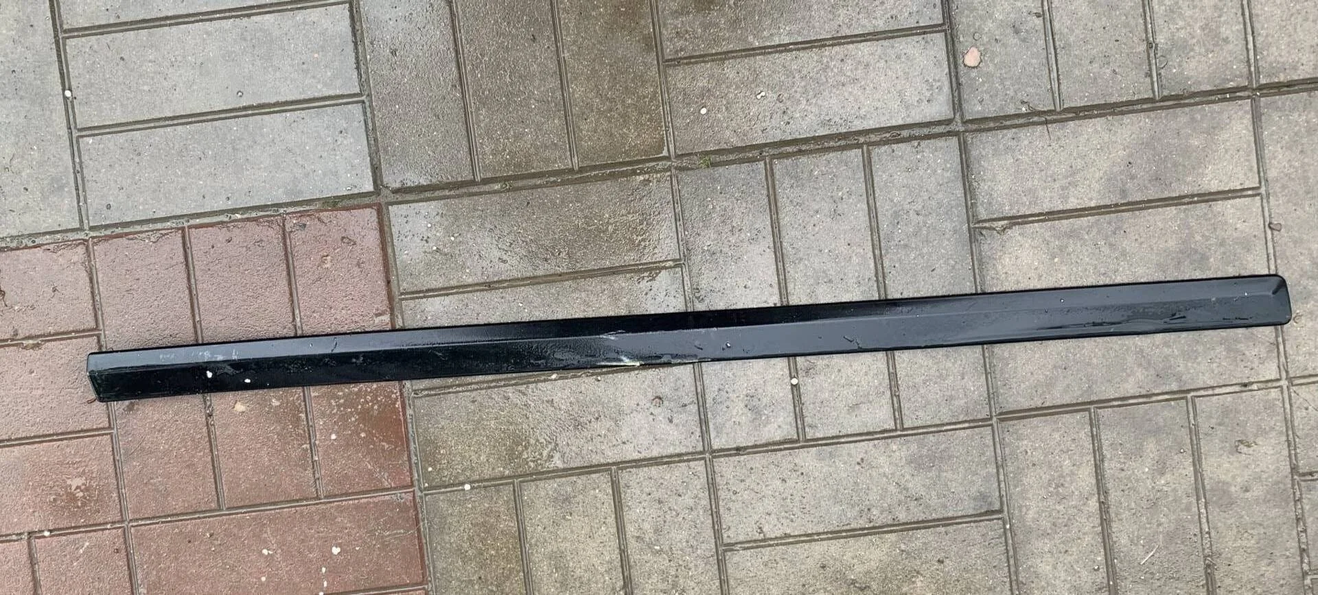 Молдинг двери передний левый Skoda Octavia