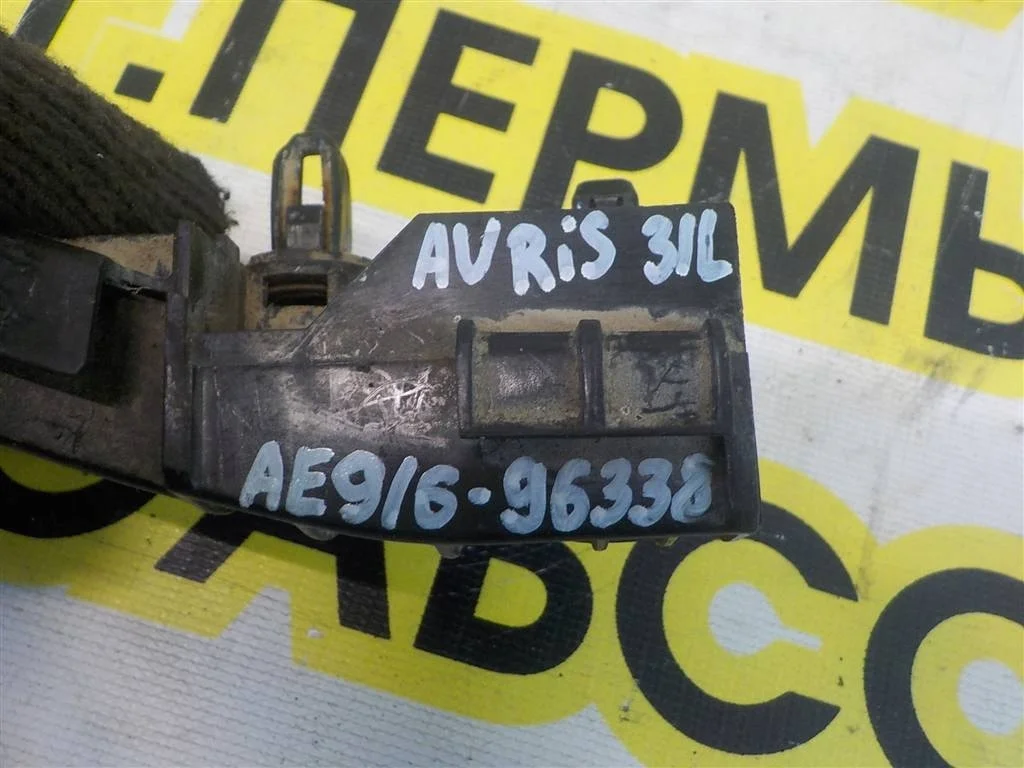 Кронштейн заднего бампера левый Toyota Auris (E150) 2006-2012
