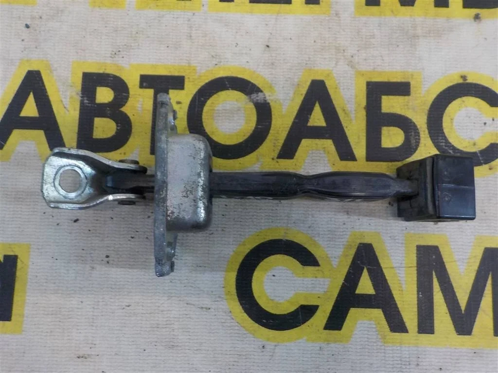 Ограничитель двери Mitsubishi Lancer 10 (CY) 2007-2017