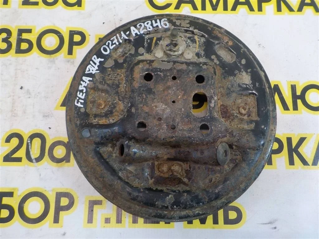 Щит опорный задний правый Ford Fiesta V 2002-2008