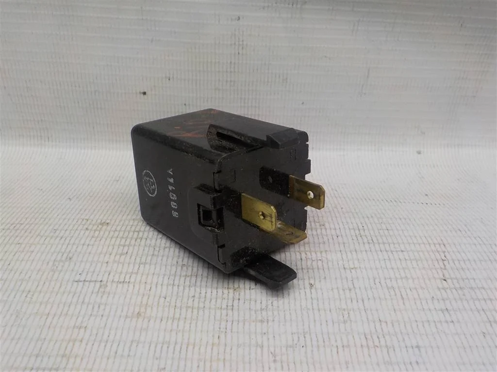 Реле поворотов KIA RIO II (2005—2009)